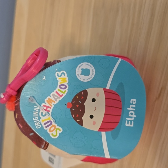 Elpha the cupcake clip squishmallow - Picture 2 of 2
